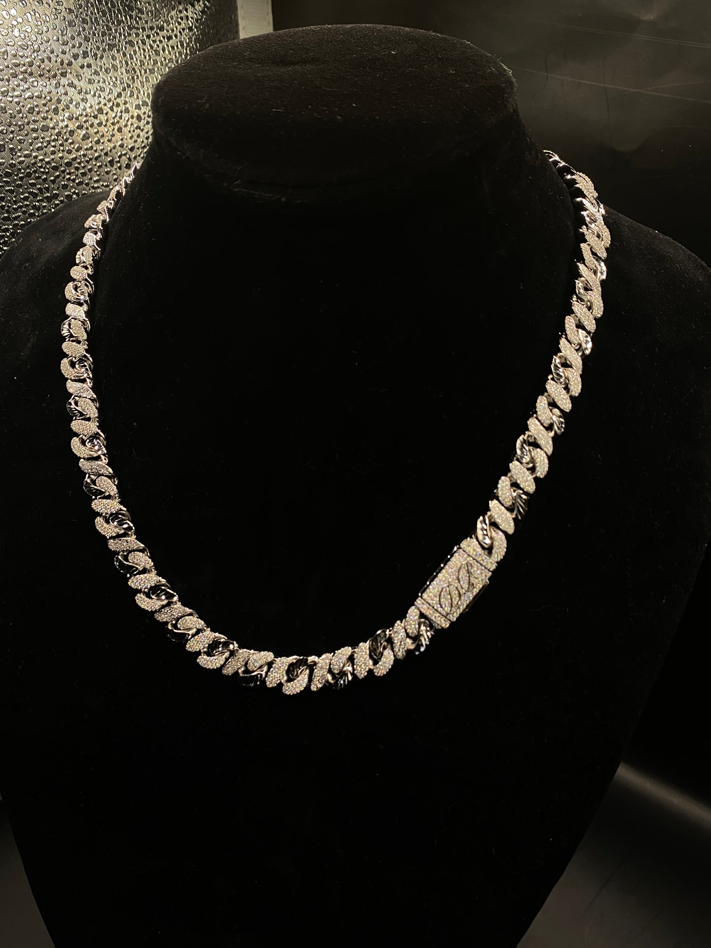 Frosted x Carved Link Necklace (Diamond Clasp passes the Diamond tester)