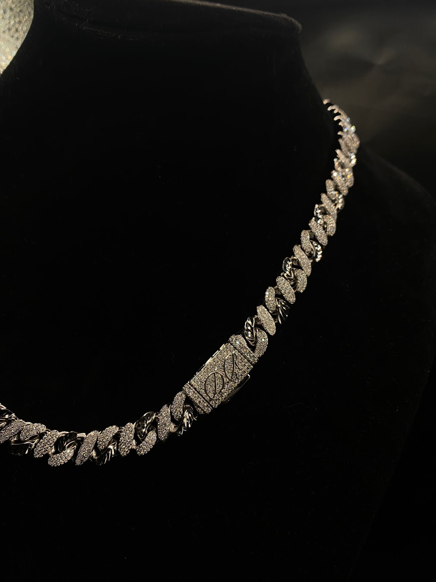Frosted x Carved Link Necklace (Diamond Clasp passes the Diamond tester)